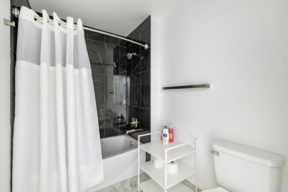 4B 3Ba Premium Family Apartment With Gym ชาร์ล็อต ภายนอก รูปภาพ