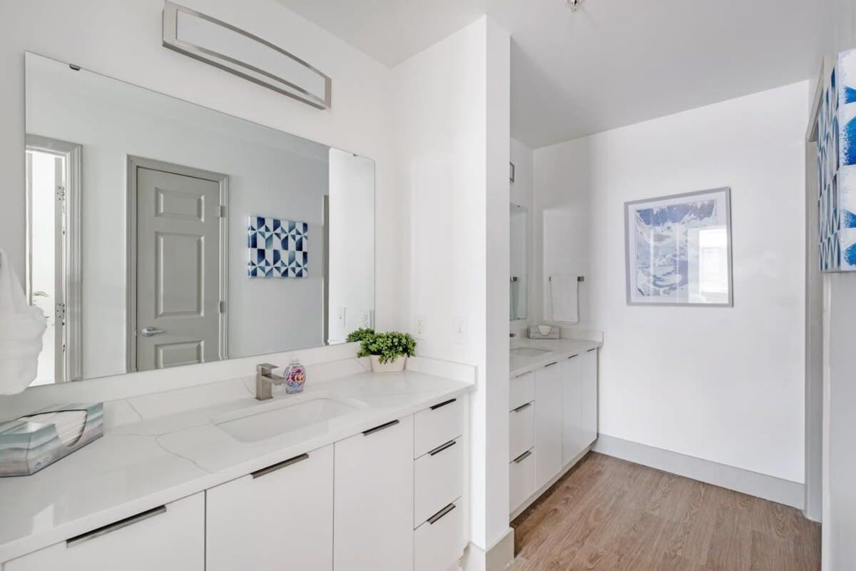 4B 3Ba Premium Family Apartment With Gym ชาร์ล็อต ภายนอก รูปภาพ